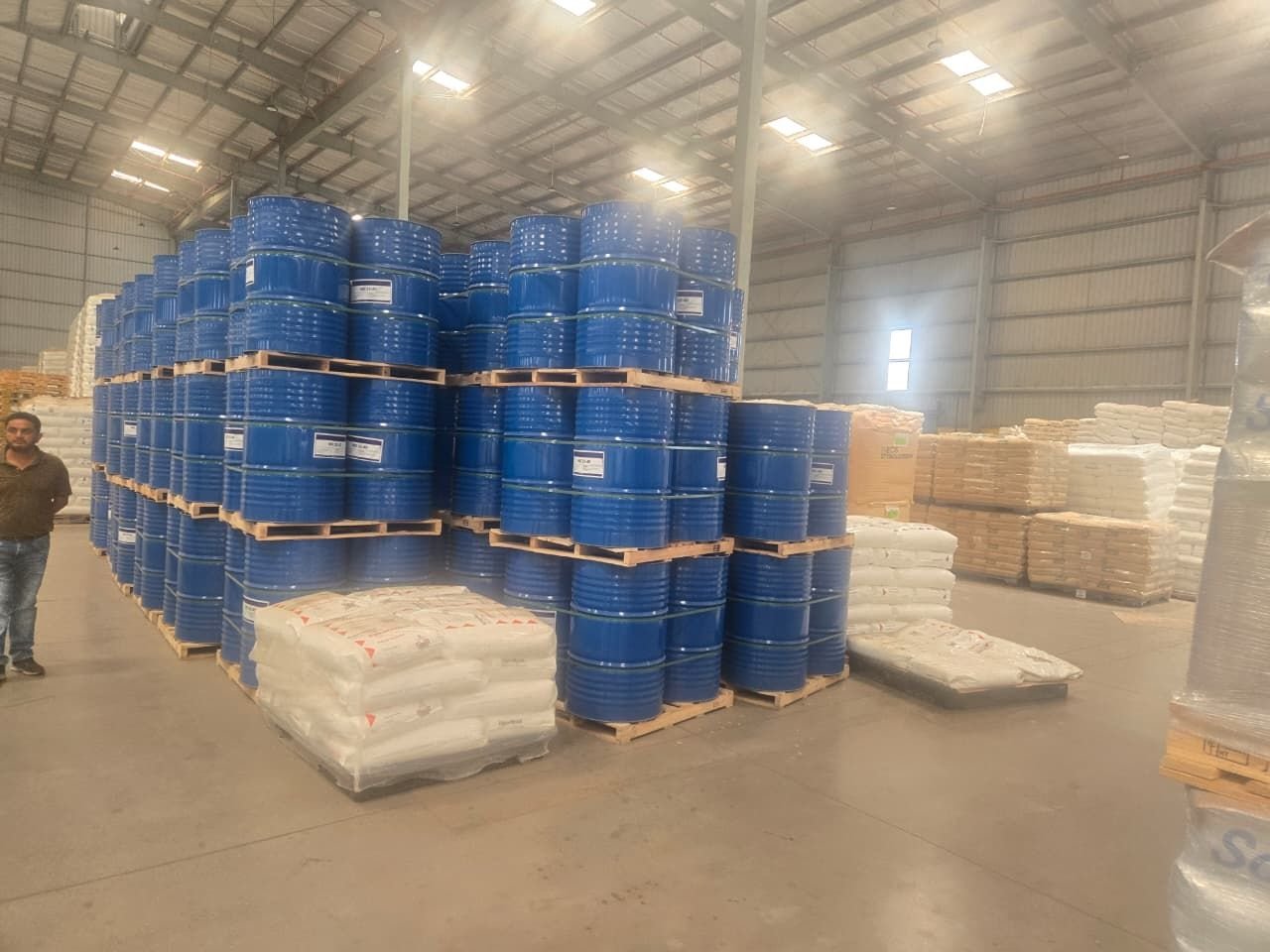 Segregated IBC tote storage zones