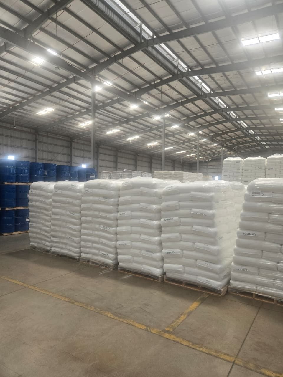 Organised bagged-goods storage