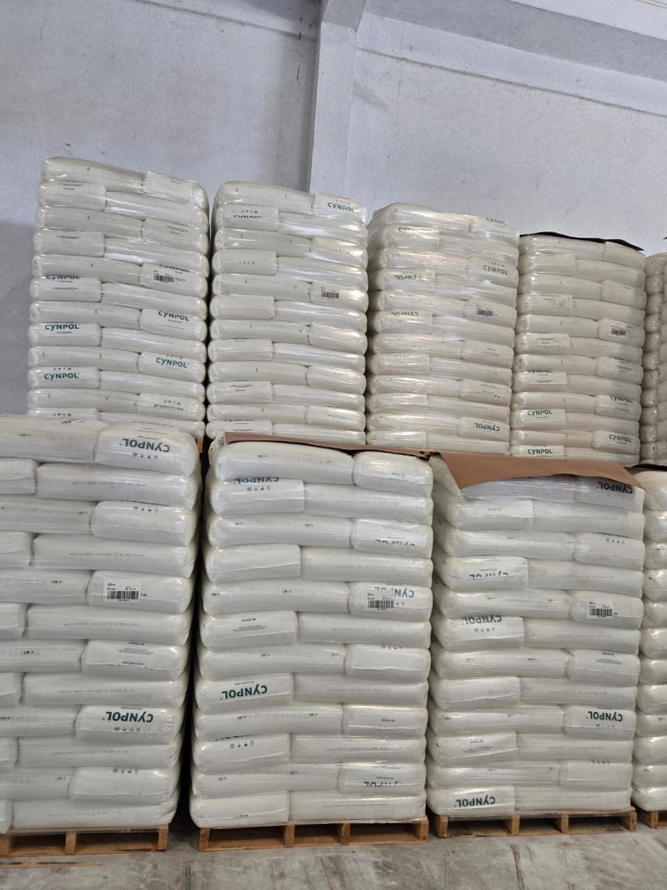 Disciplined bagged-cargo stacking